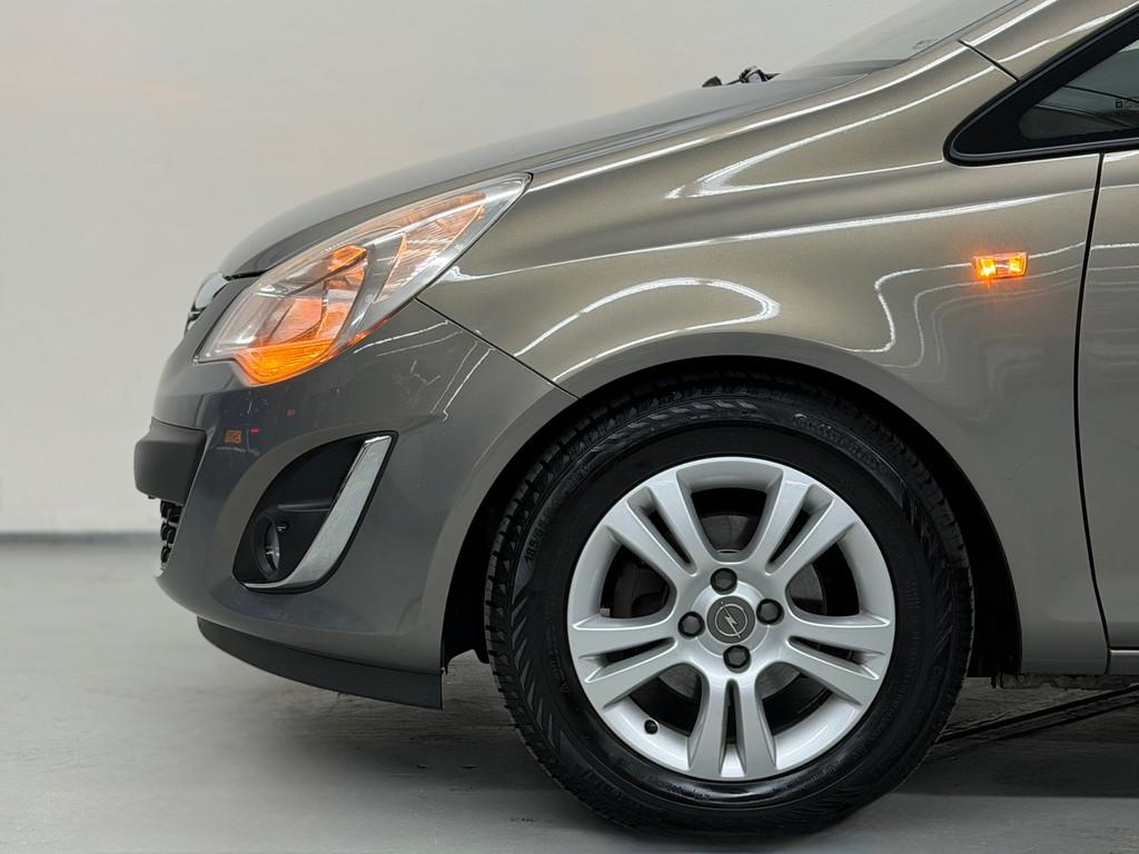 Opel Corsa 1.2-16V Edition Automaat Cruise Lage KM, Euro 5, Gebruikt, 4 cilinders, Bruin