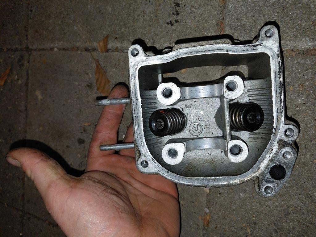 Gy6 50cc cillinderkop korte kleppen, Ophalen of Verzenden