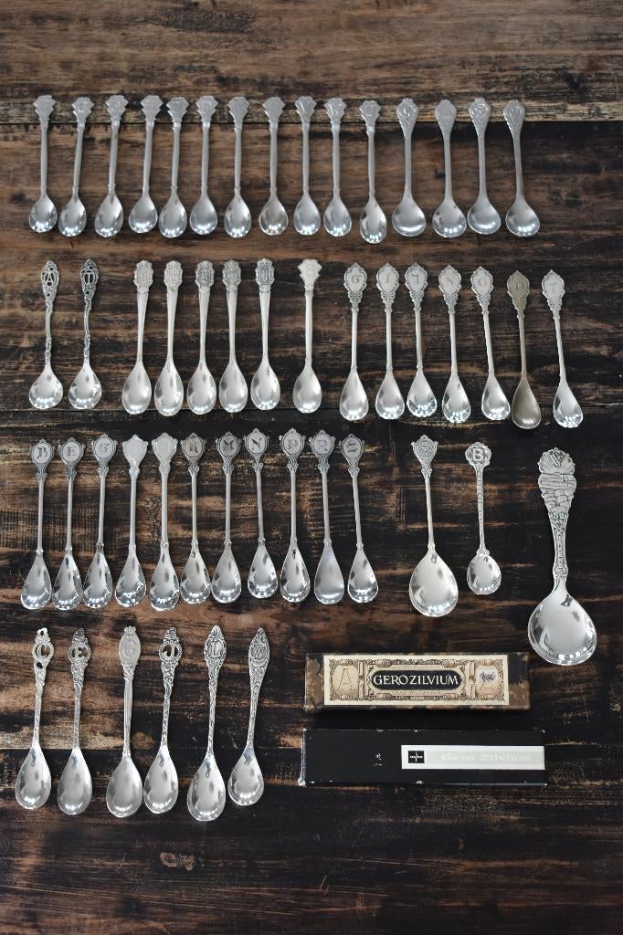 Gero Zilmeta 90 Sola letter cijfer Anjer kaart haan lepeltje, Gebruikt, Verzilverd, Ophalen of Verzenden, Metaal