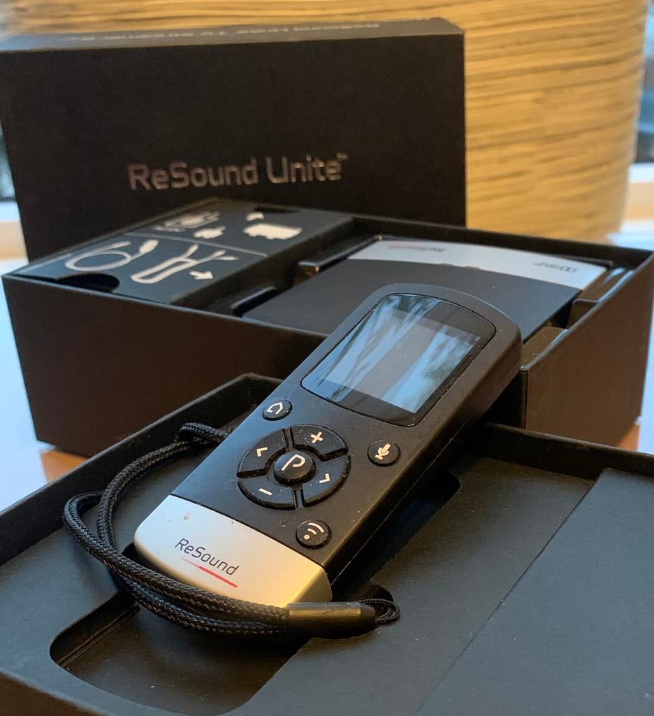 Te koop Resound Tv streamer en Resound remote control, Ophalen, Zo goed als nieuw