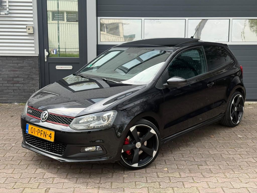Volkswagen Polo 1.4 TSI GTI PANO XENON CRUISE NIEUWE MOTOR, Overige carrosserieën, 179 pk, Zwart, Origineel Nederlands