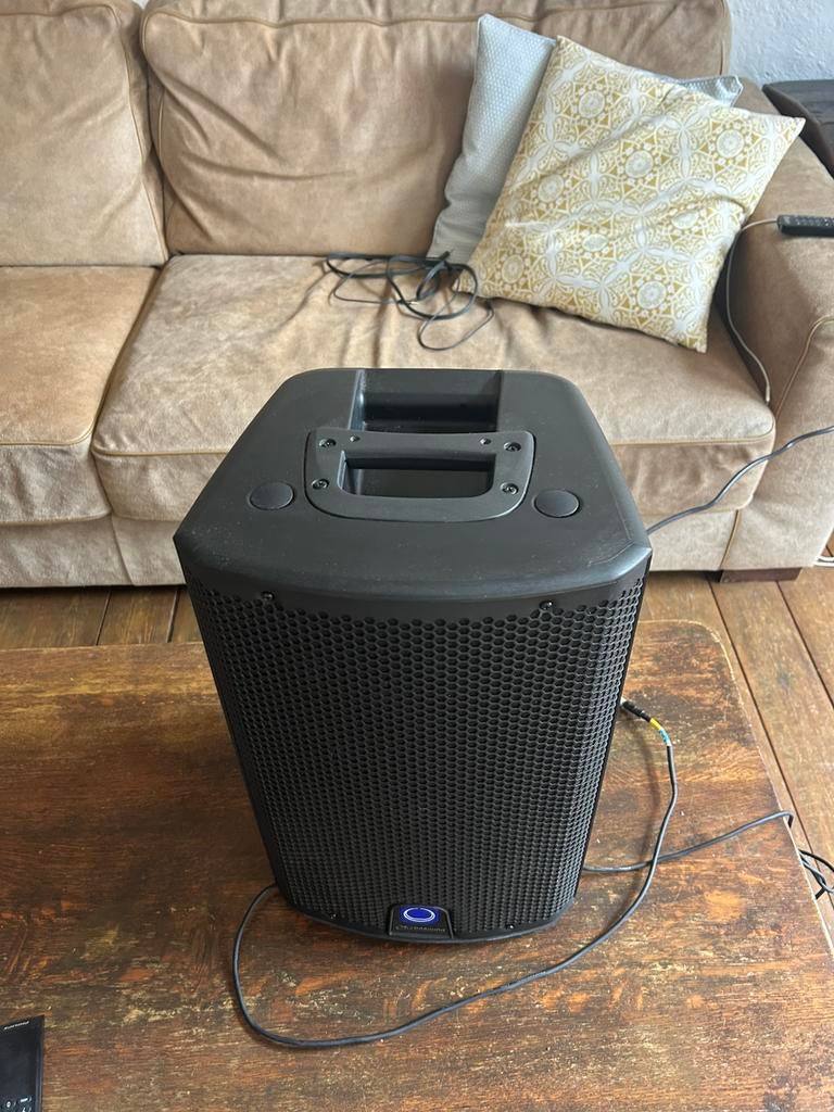 Turbosound Qi8 2500watt, Overige merken, Ophalen of Verzenden, Zo goed als nieuw, 120 watt of meer