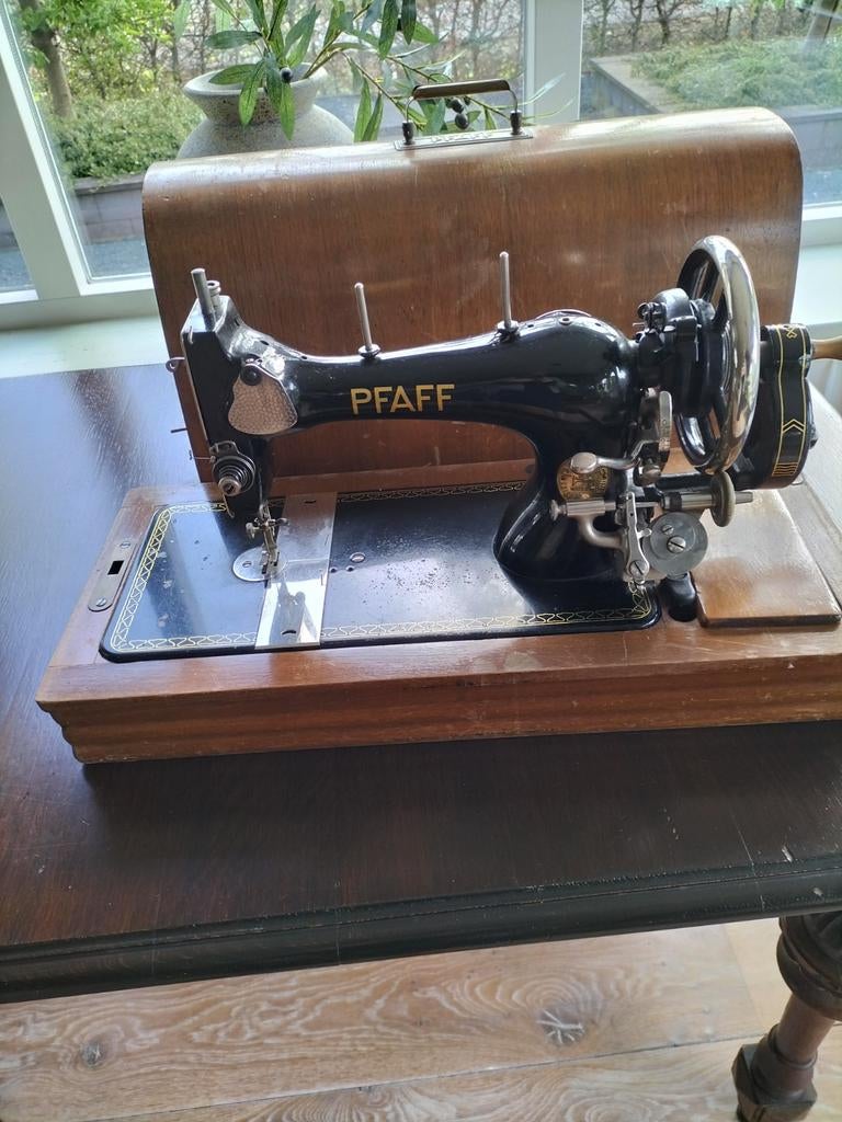 Vintage PFAFF Naaimachine met Houten Koffer, Ophalen of Verzenden