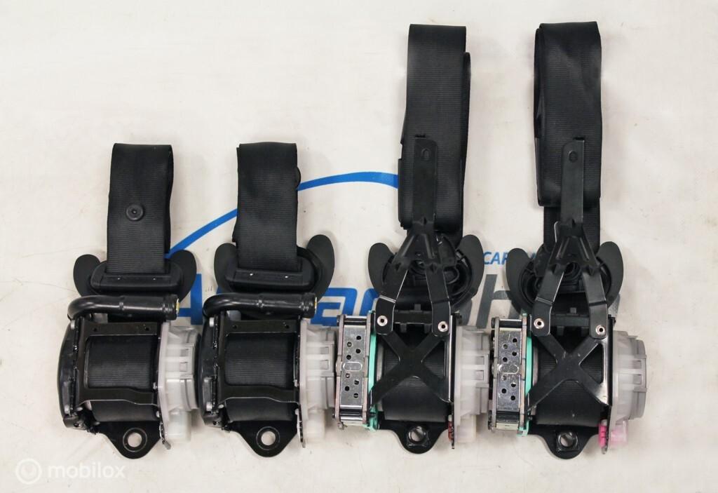 2 x Gordels voor + achter Porsche Cayenne (2017-heden)