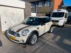 Mooie en luxe Mini Cooper Mayfair tekoop!, Auto's, Voorwielaandrijving, 4 cilinders, 4 stoelen, Bruin