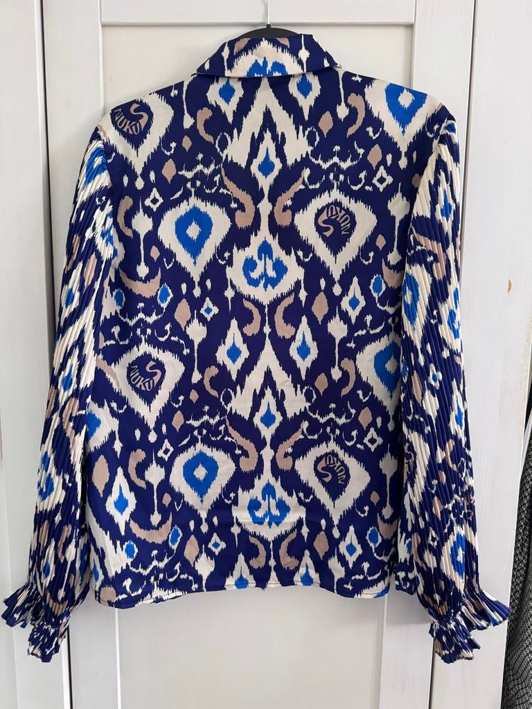 NUKUS Blauwe Blouse met Mooie Mouw - Maat M, Kleding | Dames, Blouses en Tunieken, Ophalen of Verzenden, Zo goed als nieuw, Maat 38/40 (M)