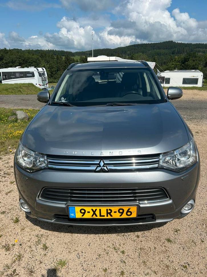 Mitsubishi Outlander Instyle 2014 met trekhaak, Auto's, Mitsubishi, Particulier, Outlander, Hybride Elektrisch/Benzine, SUV of Terreinwagen