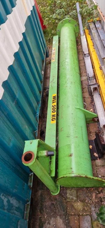 Kolomzwenkkraan met konecranes takel 500kg beschikbaar voor biedingen