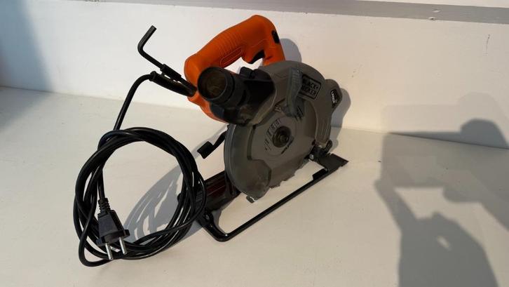 Black Decker CS1250L Cirkelzaag, Doe-het-zelf en Verbouw, Gereedschap | Zaagmachines, Zo goed als nieuw, Cirkelzaag, 1200 watt of meer