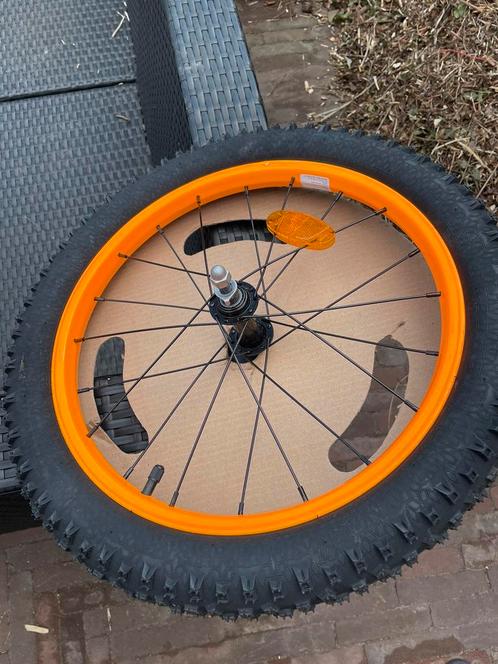 BMX wiel 18 inch ongebruikt met een klein slag erin, Fietsen en Brommers, Fietsen | Kinderfietsjes, Nieuw, 16 tot 20 inch, Ophalen