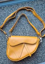 Tas geel leer Charm namaak model Dior sadle bag, Ophalen of Verzenden, Zo goed als nieuw, Geel, Handtas