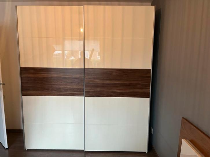 Goede stevige en ruime kledingkast, Huis en Inrichting, Kasten | Kledingkasten, Zo goed als nieuw, 200 cm of meer, 50 tot 75 cm