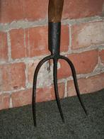 drietandige riek, Ophalen