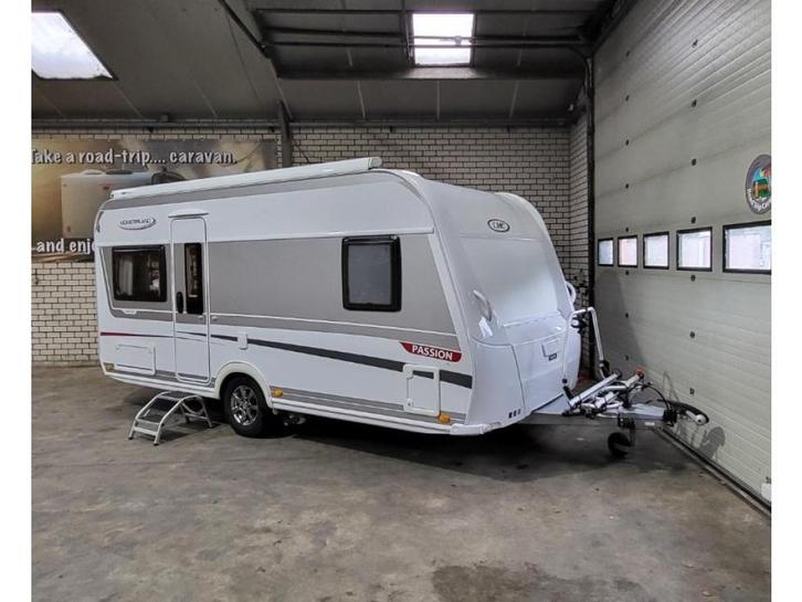 LMC 440 D Passion / Groot Frans bed / Rondzit / Mover, Caravans en Kamperen, Caravans, Bedrijf, tot en met 4, 1000 - 1250 kg, Rondzit