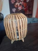 Leuke rotan tafellamp, Huis en Inrichting, Lampen | Tafellampen, Ophalen, Zo goed als nieuw, Minder dan 50 cm
