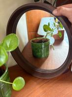 Vintage / retro spiegel lederlook, diameter ong 30 cm 🤎, Minder dan 50 cm, Rond, Ophalen of Verzenden, Zo goed als nieuw