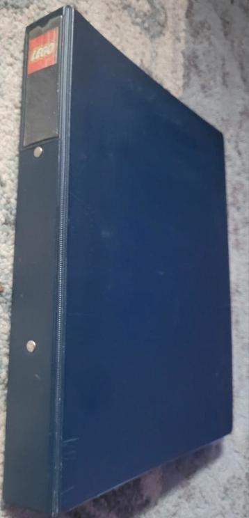 Vintage lego bouwtekeningen += 50stk in map  beschikbaar voor biedingen