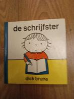 Dick Bruna - Schryfster, Ophalen of Verzenden, Zo goed als nieuw, Dick Bruna