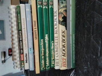 Goede makkelijke verschillende kookboeken  beschikbaar voor biedingen