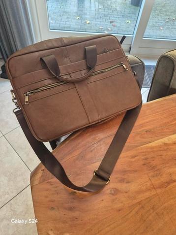 Laptoptas Bruin Leer beschikbaar voor biedingen