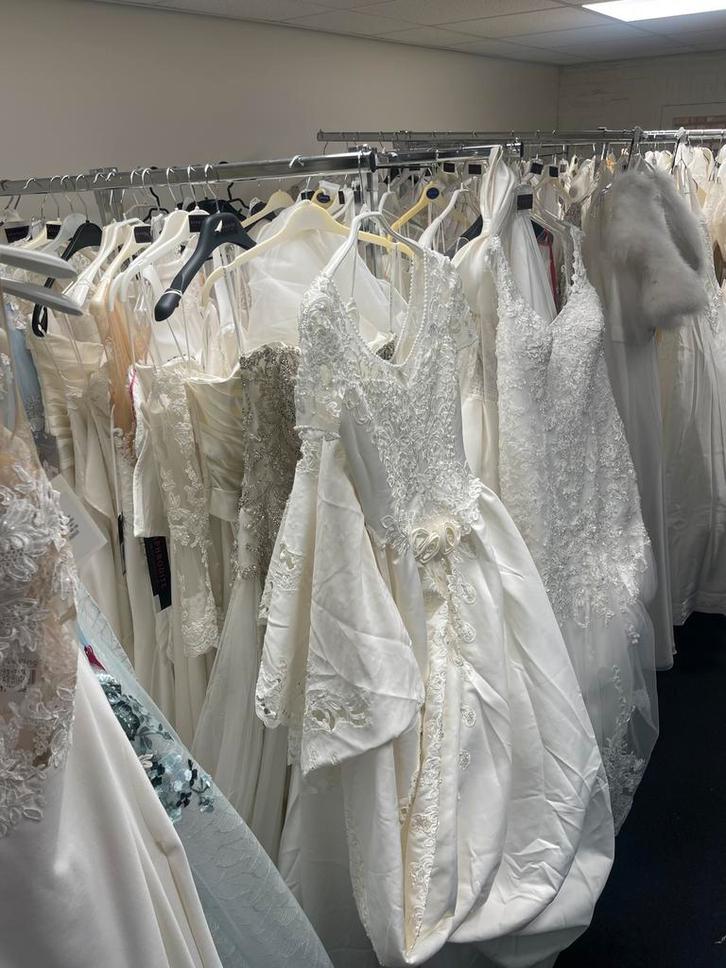 Nieuwe bruidsjurken, Kleding | Dames, Trouwkleding en Trouwaccessoires, Zo goed als nieuw, Accessoires, Ophalen of Verzenden