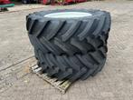 BKT 540/65R34 incl. NH velgen demontage, Ophalen