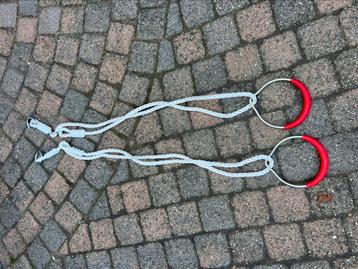 Ringen voor kinderen beschikbaar voor biedingen