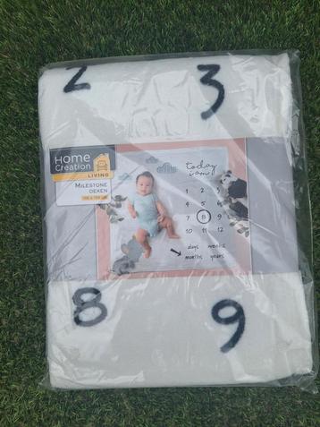 Een dagen/maanden kleed beschikbaar voor biedingen