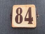 emaille bord huisnummerbord 84, Ophalen, Gebruikt