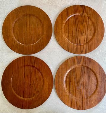 Set van 4 teakhouten borden (design) beschikbaar voor biedingen