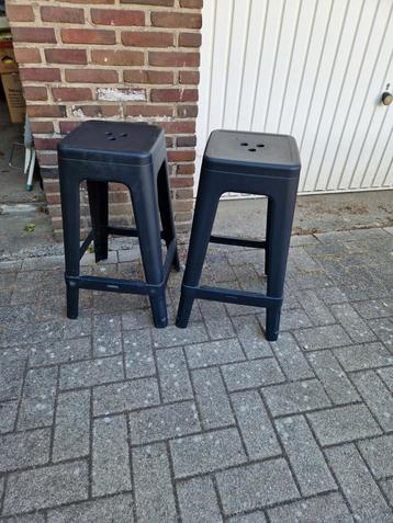 2 krukjes, bar krukjes  beschikbaar voor biedingen