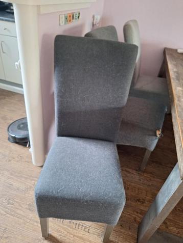 Gratis 3 stoelen met hoge rugleuning  beschikbaar voor biedingen