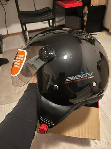 Nieuwe BEON Scooterhelm - Nooit Gedragen! beschikbaar voor biedingen