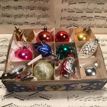 Doosje glazen kerstballen voor 29,95 12 stuks beschikbaar voor biedingen