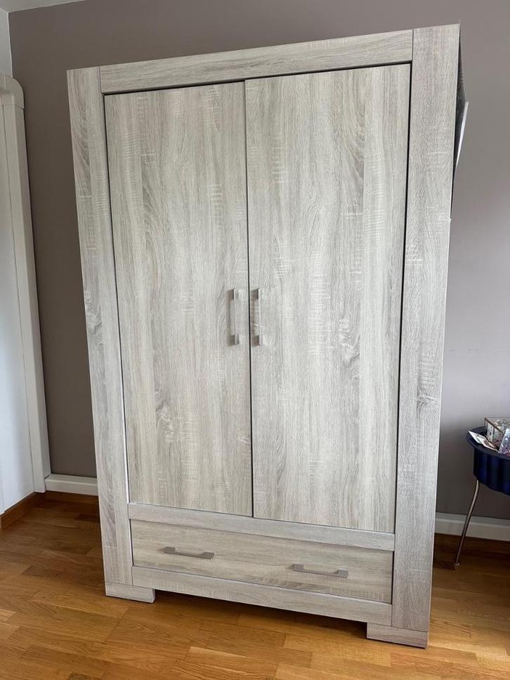Babykamer - Kast, commode en wandplankje, Kinderen en Baby's, Kinderkamer | Commodes en Kasten, Zo goed als nieuw, Kast, 105 cm of meer