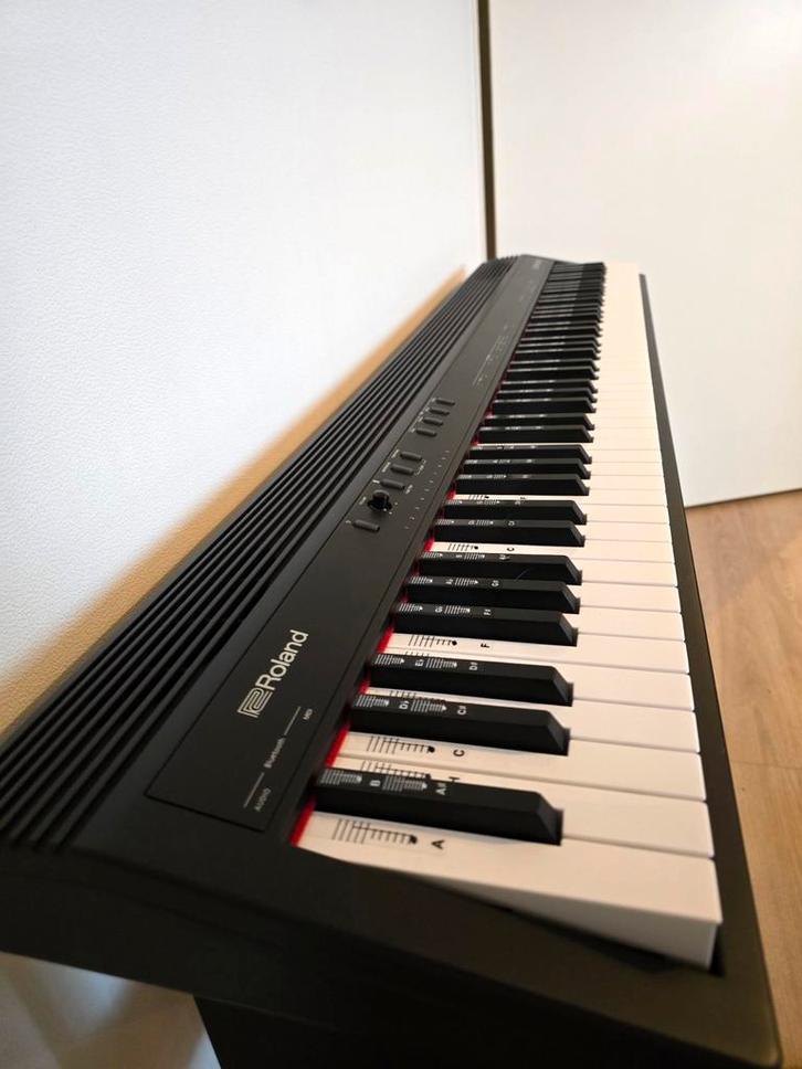 Roland GO:PIANO88 Digitale Piano (88 toetsen) + Onderstel, Muziek en Instrumenten, Piano's, Zo goed als nieuw, Piano, Zwart, Digitaal