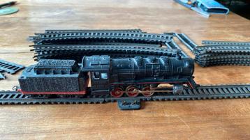 Oude tender locomotief inclusief rails, wissels (elec) trafo beschikbaar voor biedingen