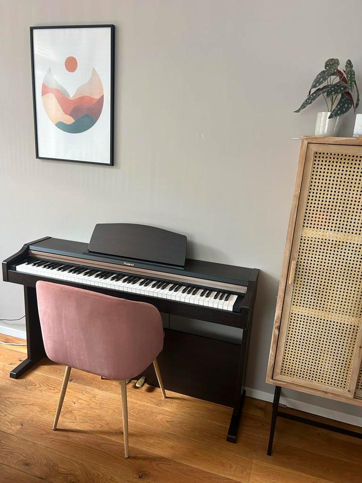 Roland HP101e Digitale Piano - Goede Staat, Muziek en Instrumenten, Piano's, Gebruikt, Piano, Bruin, Digitaal, Ophalen