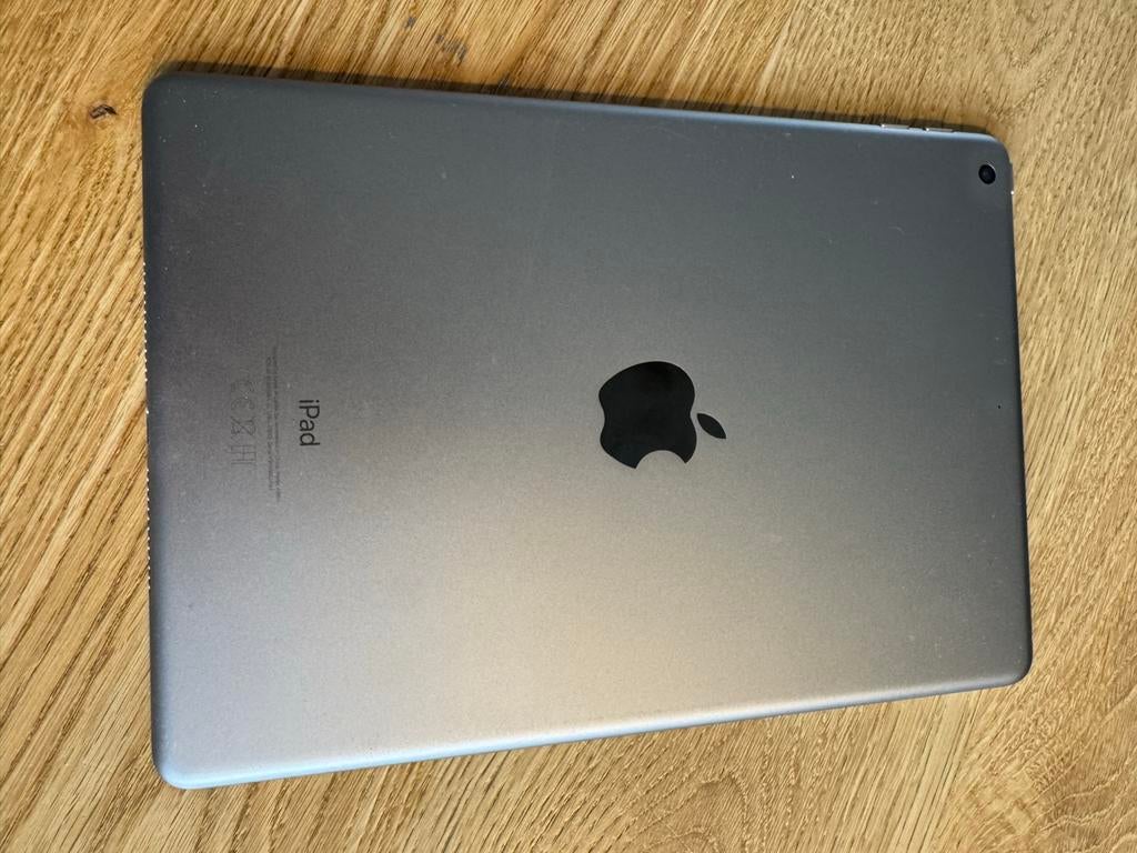 iPad 6e generatie (2018) deels defect- 32GB, Computers en Software, Apple iPads, 9 inch, Gebruikt, 32 GB, Apple iPad