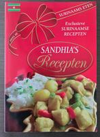 Surinaams eten - Sandhia's recepten deel III, Boeken, Ophalen of Verzenden, Zo goed als nieuw, Tapas, Hapjes en Dim Sum