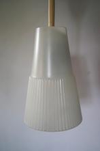 Vintage hanglamp ribbel reliëf mat glas bakeliet wit ddr?, Huis en Inrichting, Lampen | Hanglampen, Gebruikt, Vintage, Ophalen of Verzenden