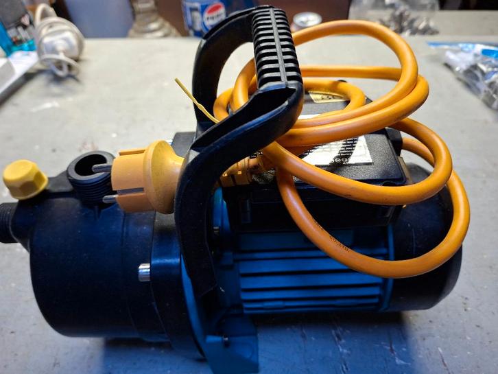 Elektrische zelfaanzuigende waterpomp, Tuin en Terras, Waterpompen, Zo goed als nieuw, Ophalen of Verzenden