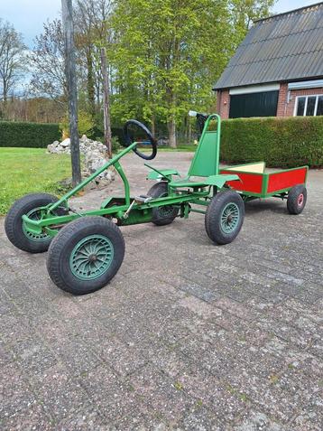 Skelter met aanhanger. beschikbaar voor biedingen