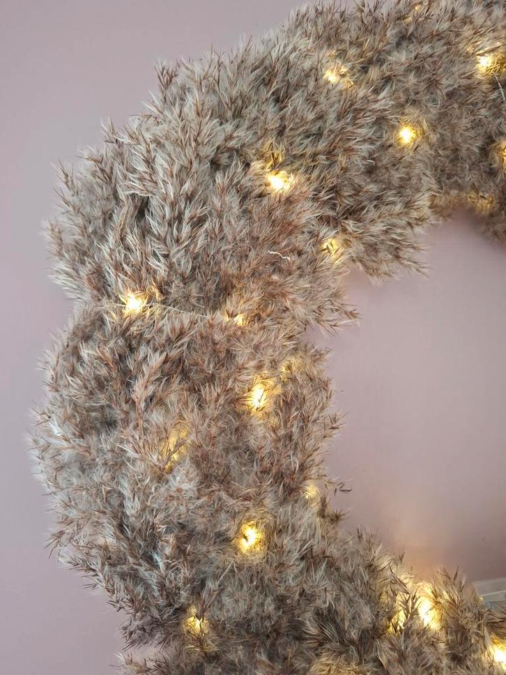 Handgemaakte pampas krans met warm licht 45 cm  sfeervol, Diversen, Kerst, Nieuw, Ophalen of Verzenden