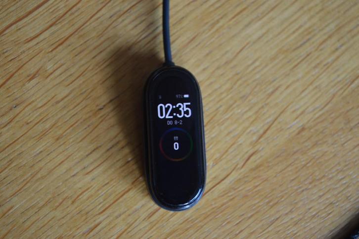 Miband 4 sporthorloge, Sieraden, Tassen en Uiterlijk, Sporthorloges, Gebruikt, Android, Zwart, Ophalen of Verzenden