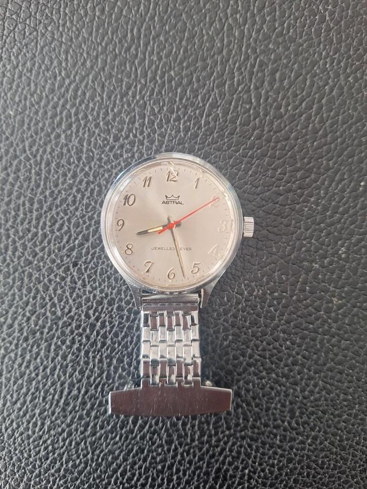 Vintage Astral Verpleegstershorloge, Sieraden, Tassen en Uiterlijk, Horloges | Antiek, Polshorloge, Overige merken, Staal, 1960 of later