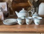 Een mooie keramiek theesetje servies met bloemendesigen erop, Huis en Inrichting, Keuken | Servies, Ophalen of Verzenden, Keramiek