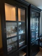 Zwarte kasten met licht en schuifdeuren, Antiek en Kunst, Antiek | Meubels | Kasten, Ophalen of Verzenden