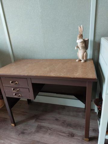 Bureau Gispen geweldige afwerking er is een extra tafel bij  beschikbaar voor biedingen