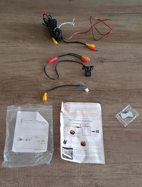 universele achteruitrijcamera met de benodigde kabels, Auto diversen, Achteruitrijcamera's, Nieuw, Ophalen of Verzenden